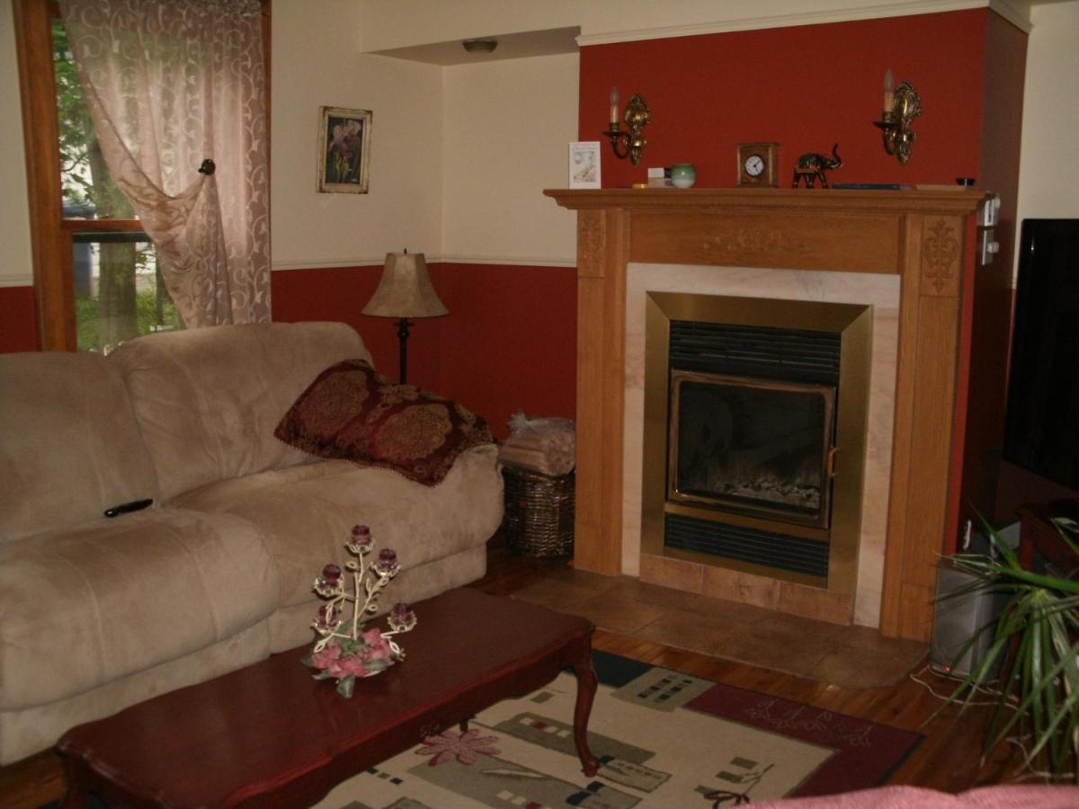 Bed and Breakfast Ici Et Maintenant Magog Zewnętrze zdjęcie