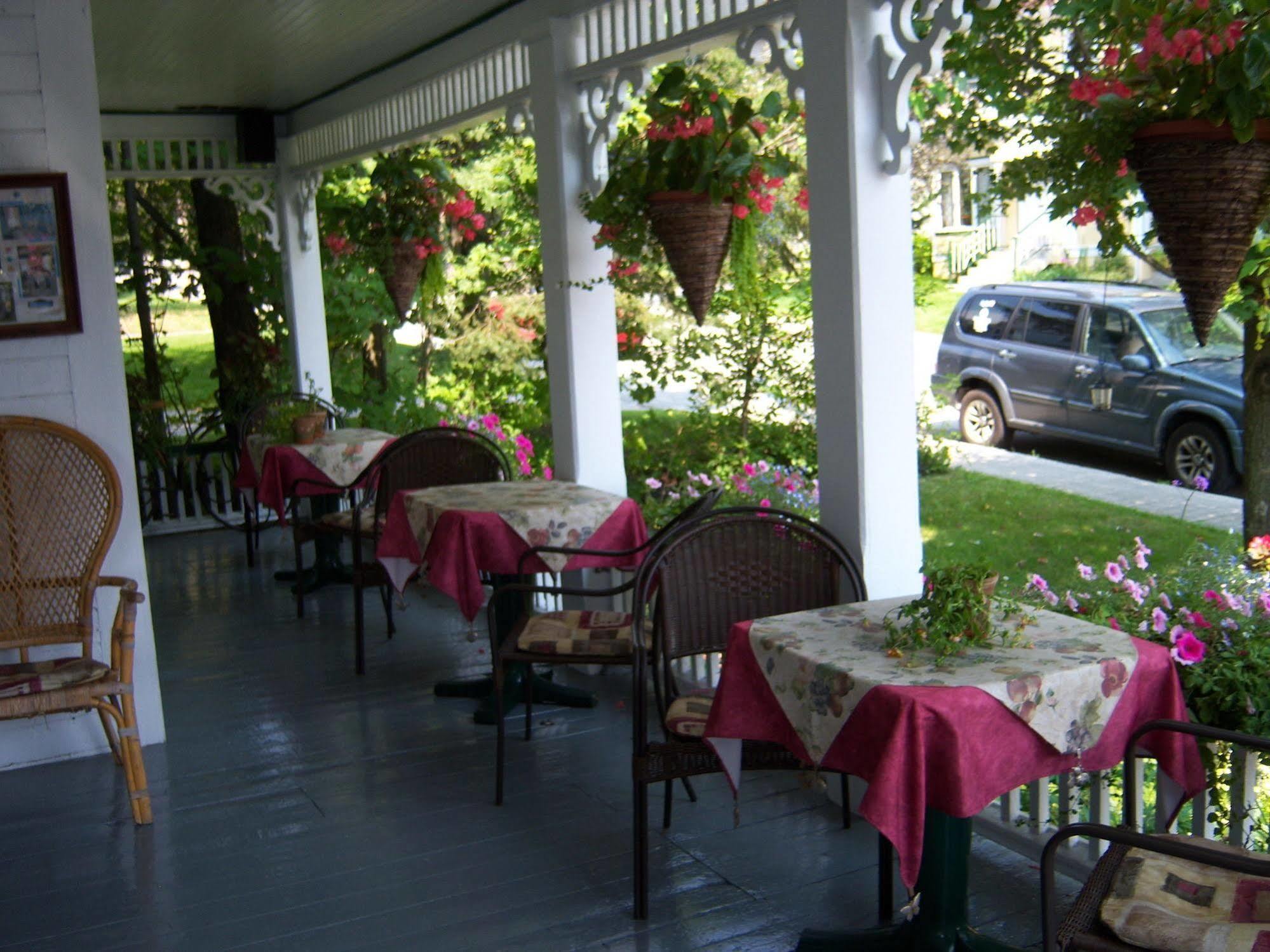Bed and Breakfast Ici Et Maintenant Magog Zewnętrze zdjęcie